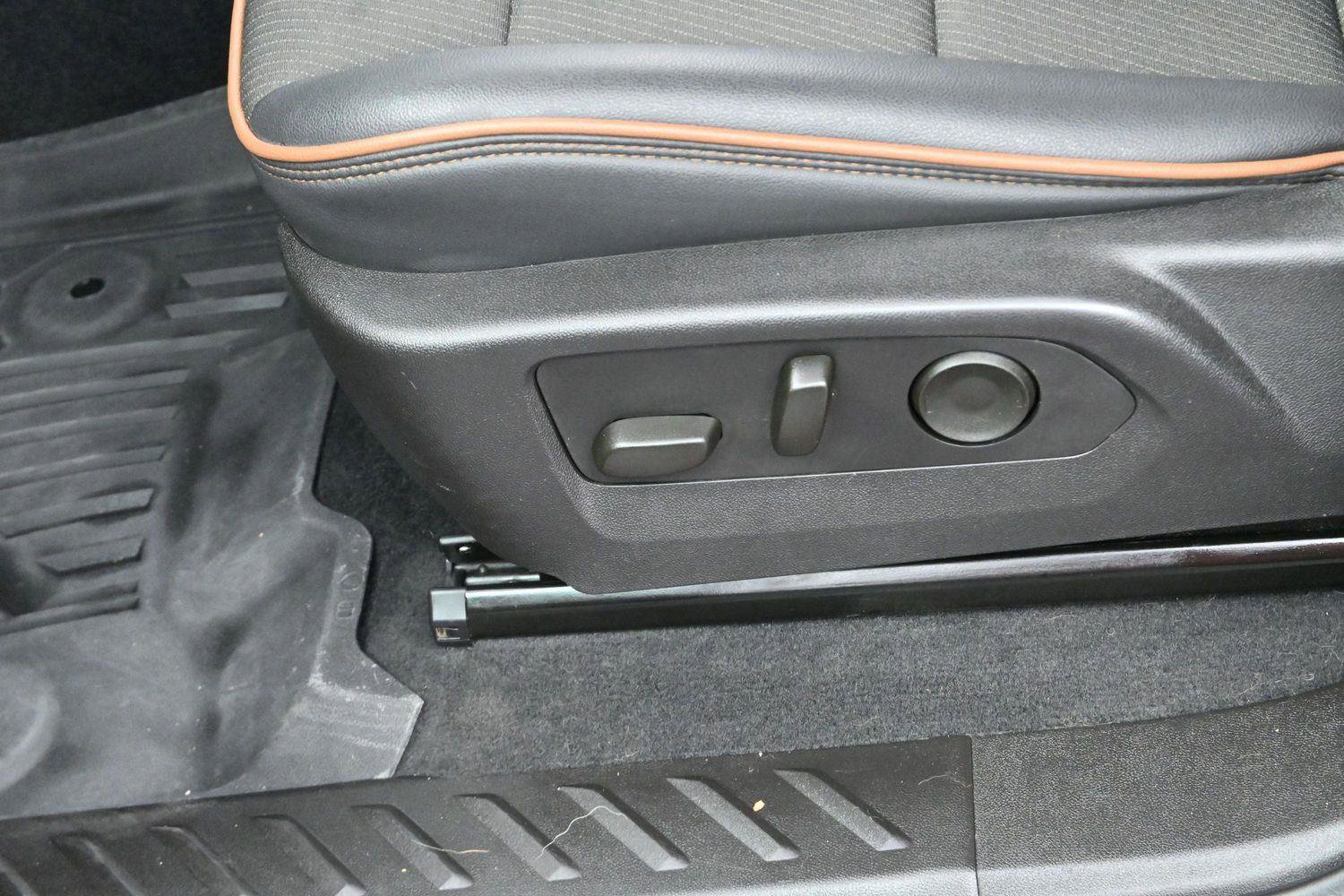 Used 2024 GMC Canyon AT4 w/ Canyon Safety Plus Package AWD/4WD image 13