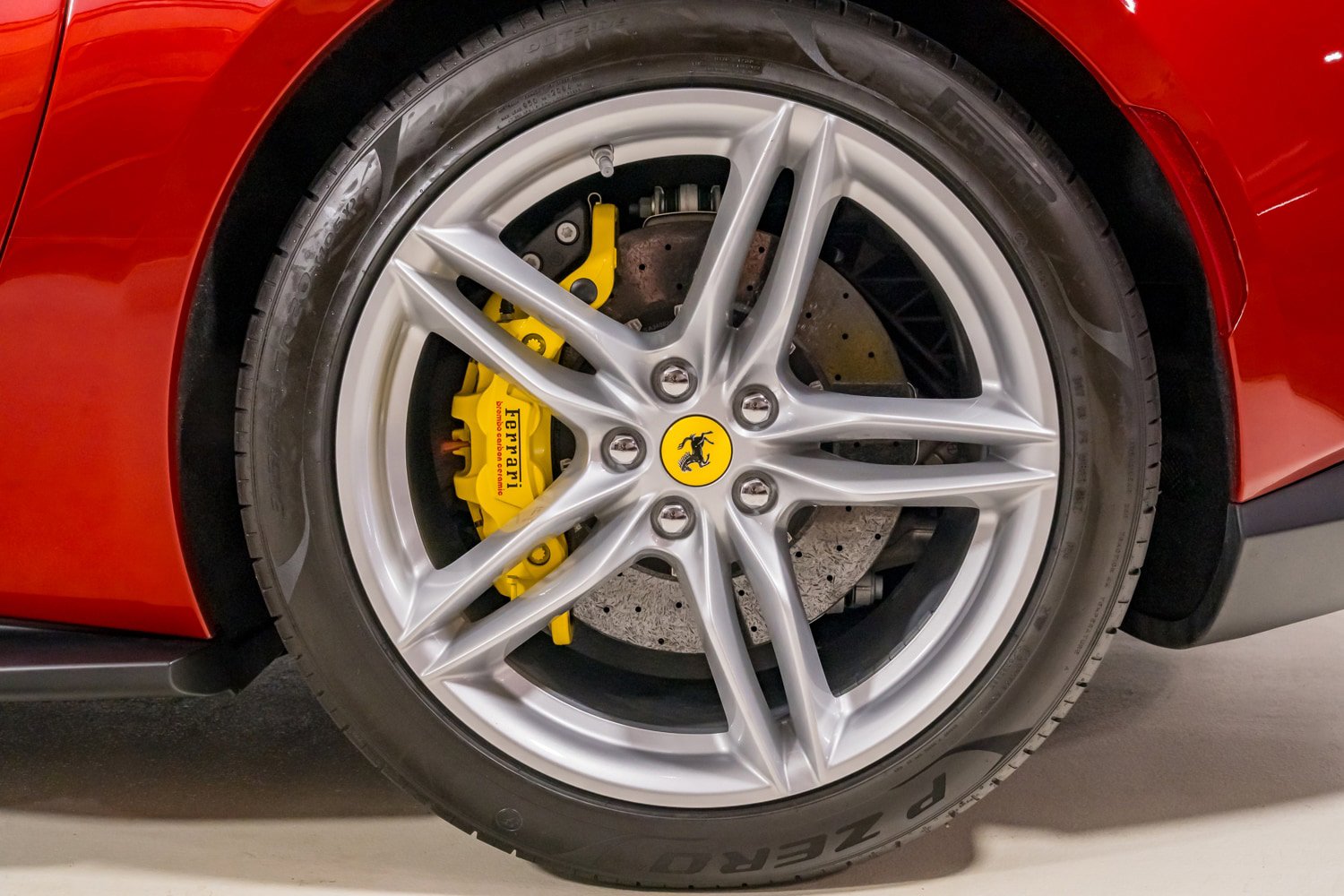 Used 2019 Ferrari 812 Superfast RWD image 13