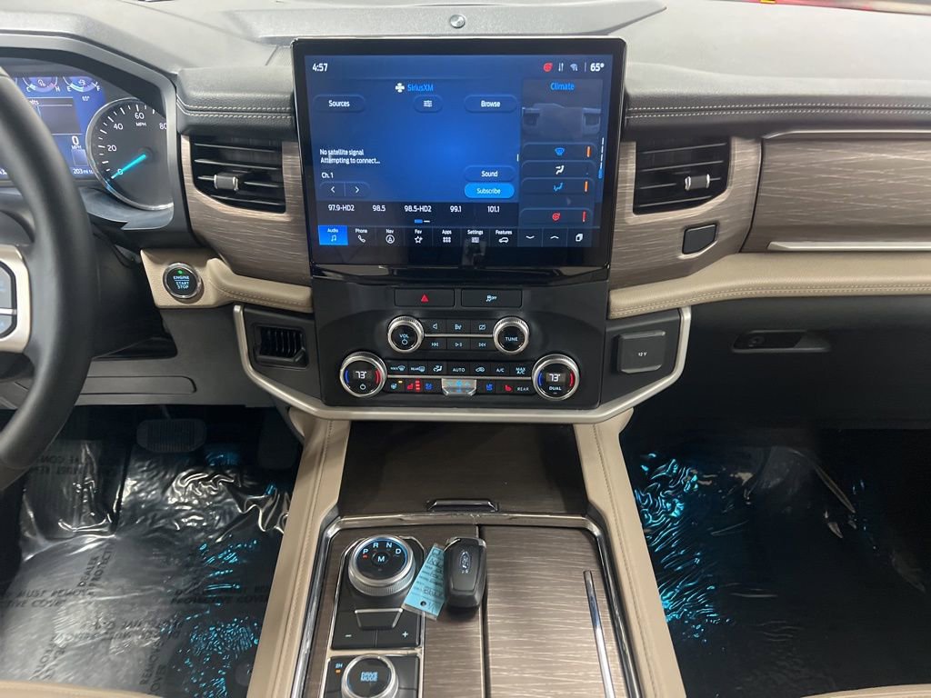 Used 2023 Ford Expedition Max Limited image 17