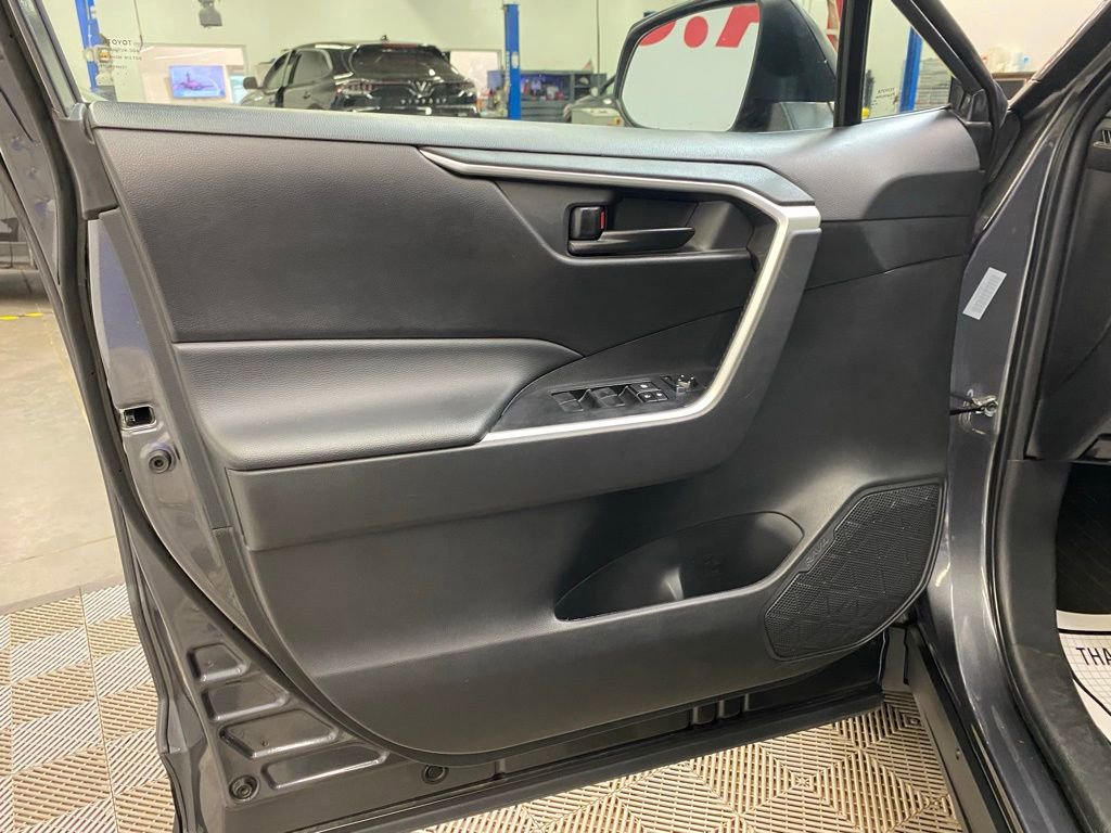 Used 2024 Toyota RAV4 LE image 31