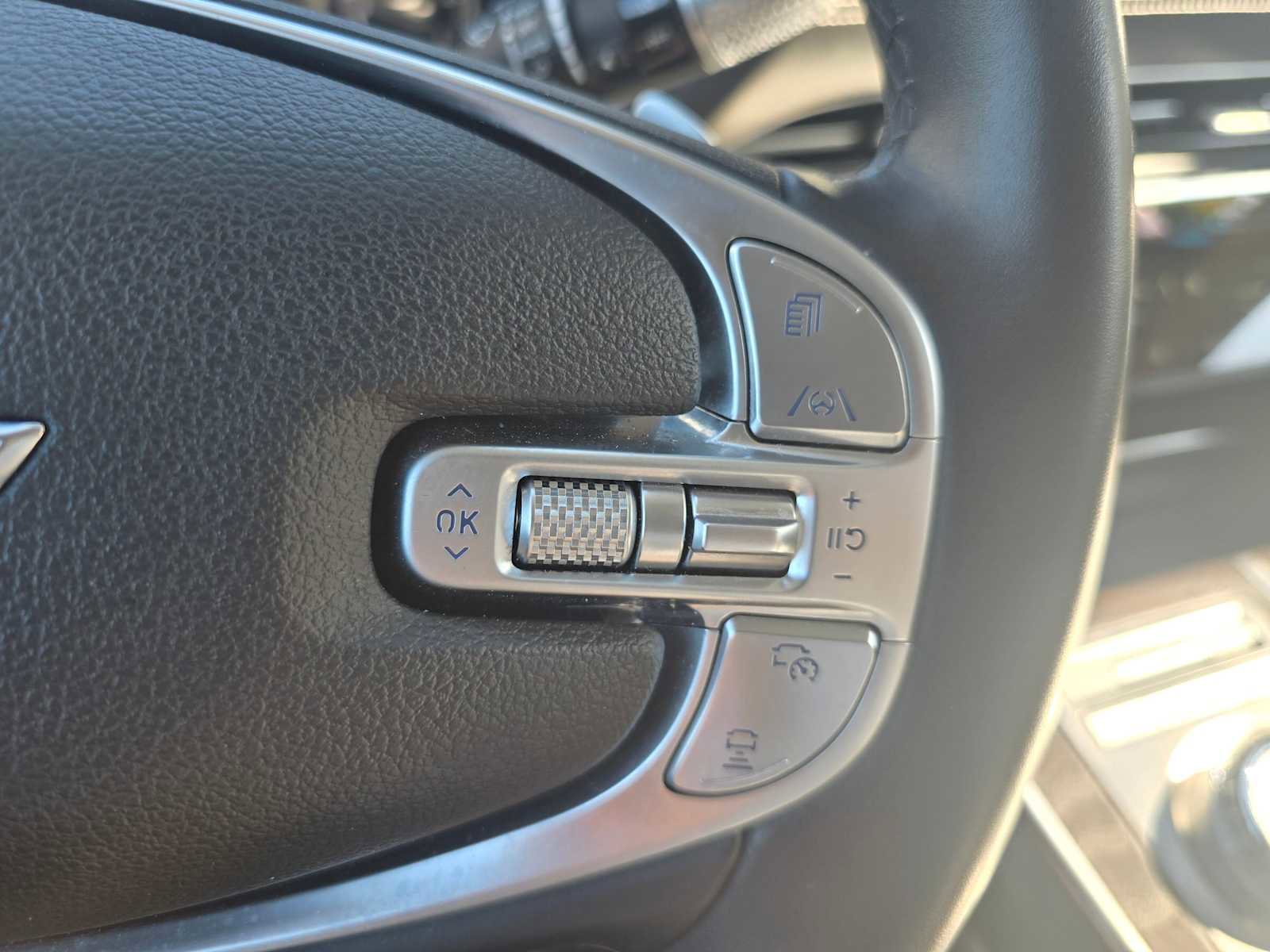 Used 2024 Genesis GV80 2.5T image 32