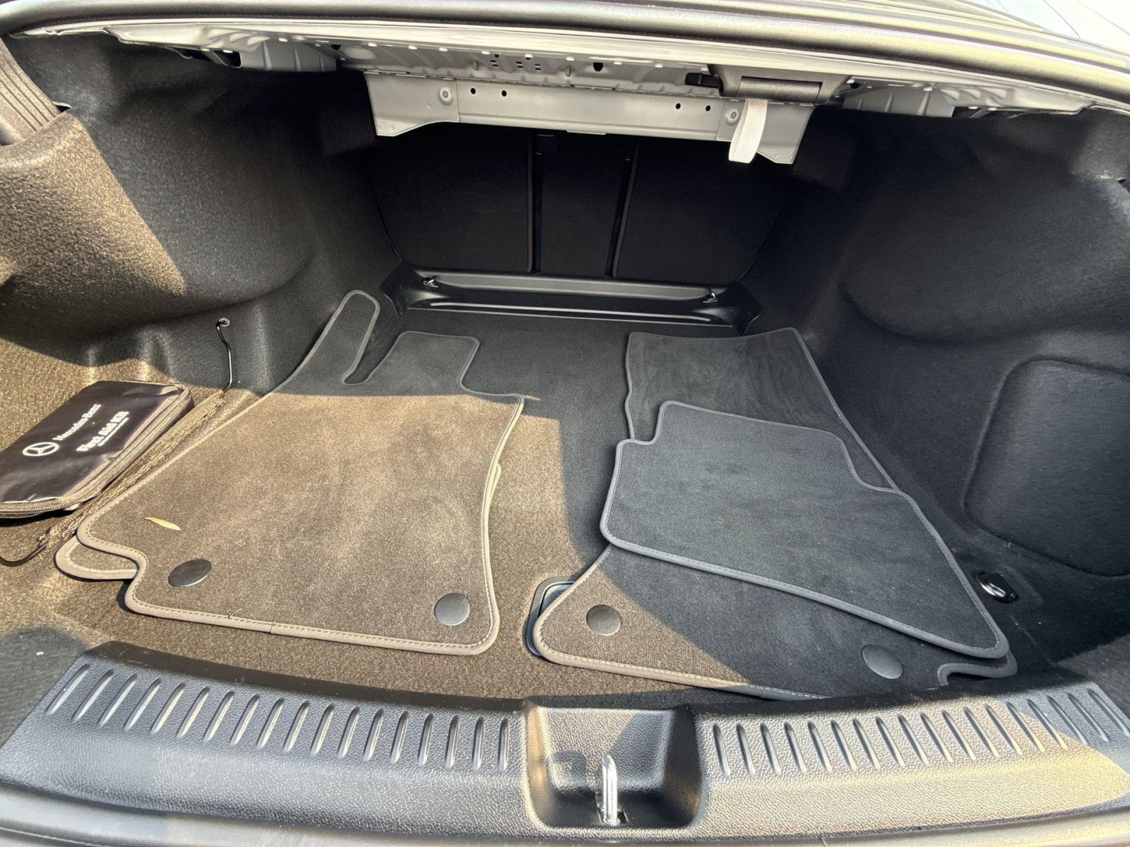 Used 2025 Mercedes-Benz E 450 4MATIC Sedan image 26