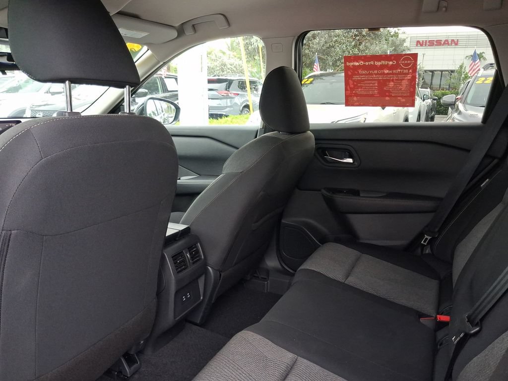Certified 2025 Nissan Rogue SV FWD image 7
