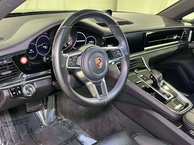 Used 2020 Porsche Panamera image 4