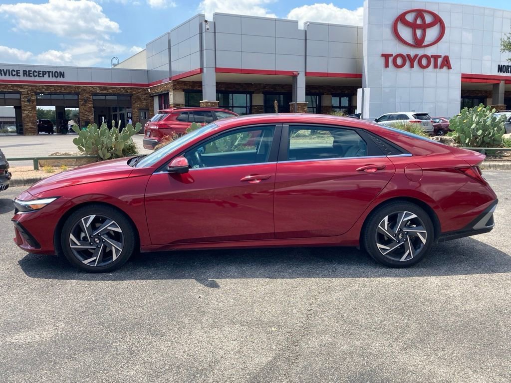 Used 2024 Hyundai Elantra Limited FWD image 8