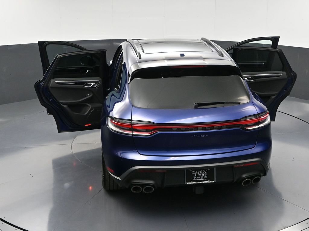Certified 2025 Porsche Macan image 35