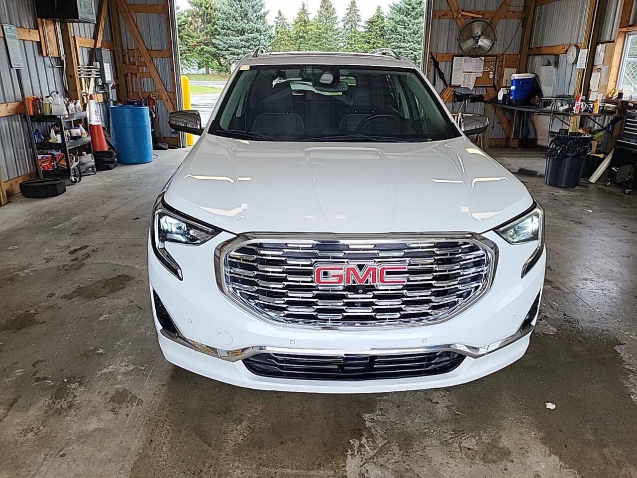 Used 2019 GMC Terrain Denali w/ GMC Pro Grade Package AWD/4WD image 7