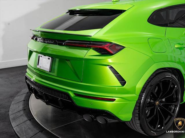 Used 2022 Lamborghini Urus AWD/4WD image 13