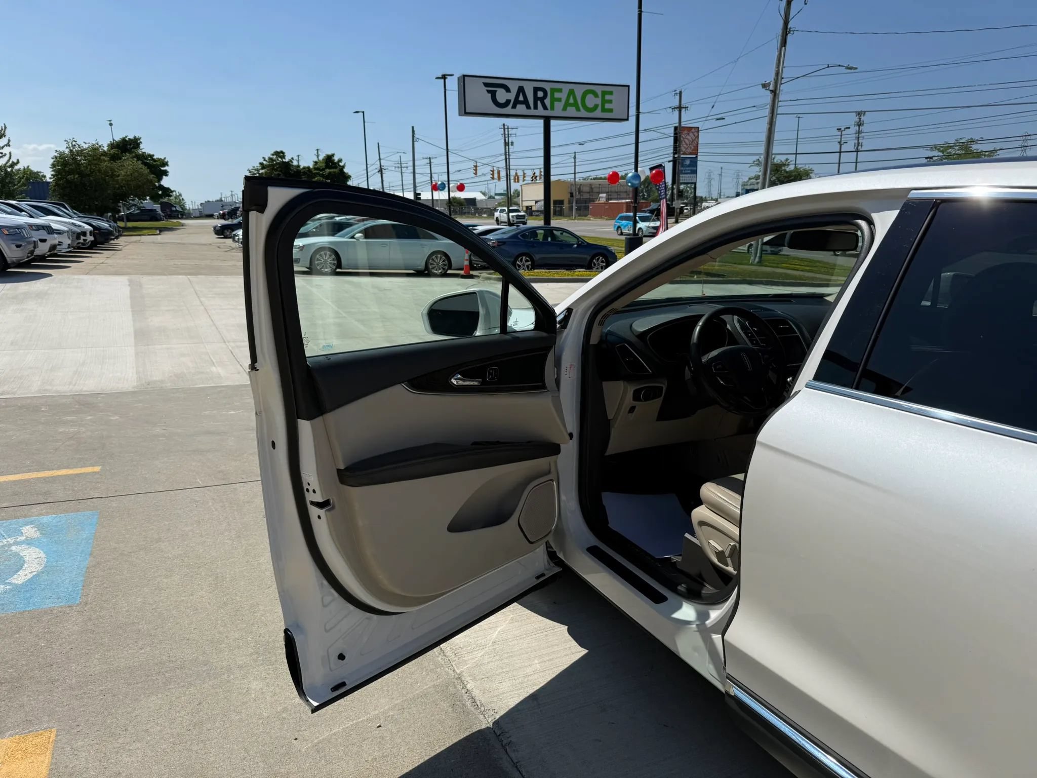 Used 2016 Lincoln MKX Select w/ Select Plus Package AWD/4WD image 19
