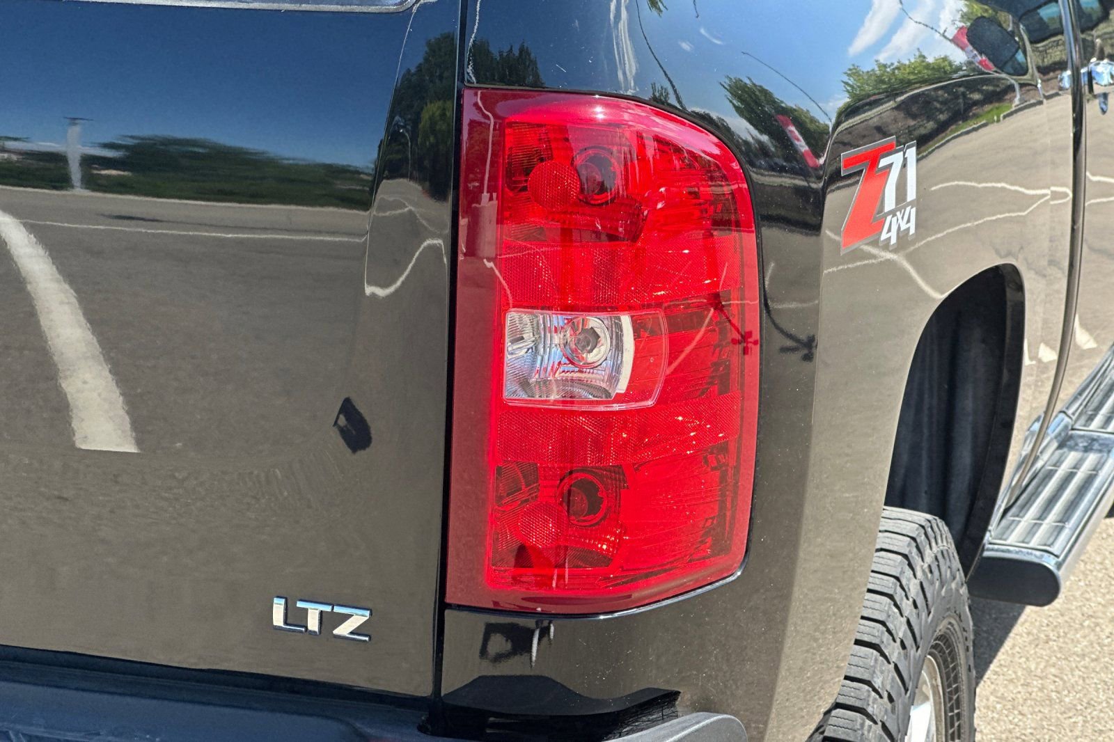 Used 2011 Chevrolet Silverado 2500 LTZ w/ LTZ Plus Package image 46