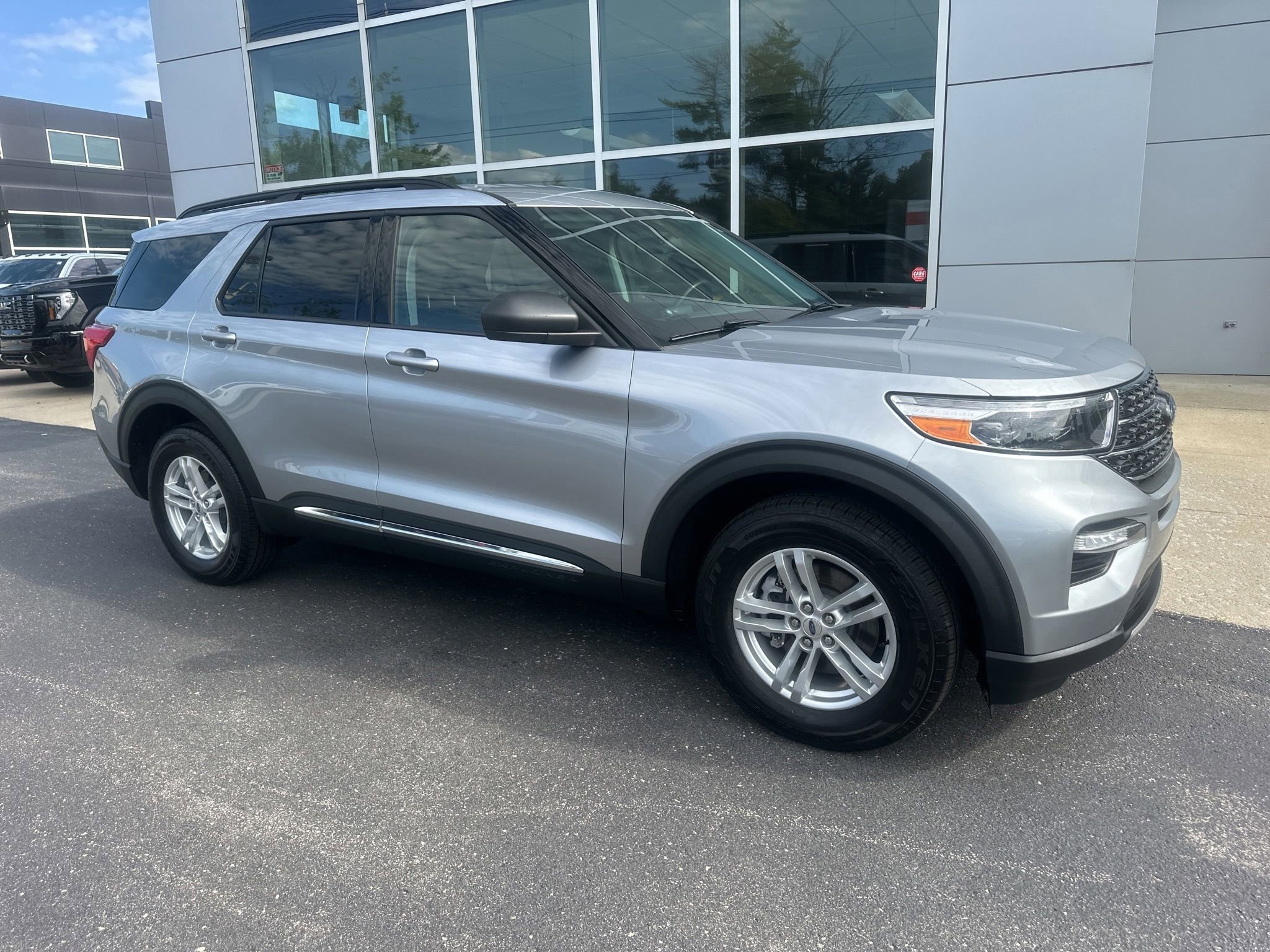 Used 2022 Ford Explorer XLT w/ Equipment Group 202A