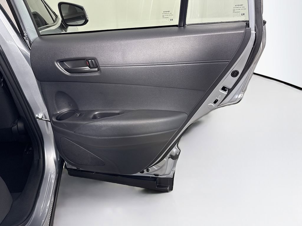 Used 2023 Toyota Corolla Cross LE image 27