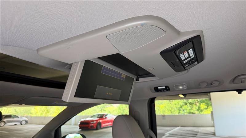 Used 2016 Honda Odyssey Touring image 42