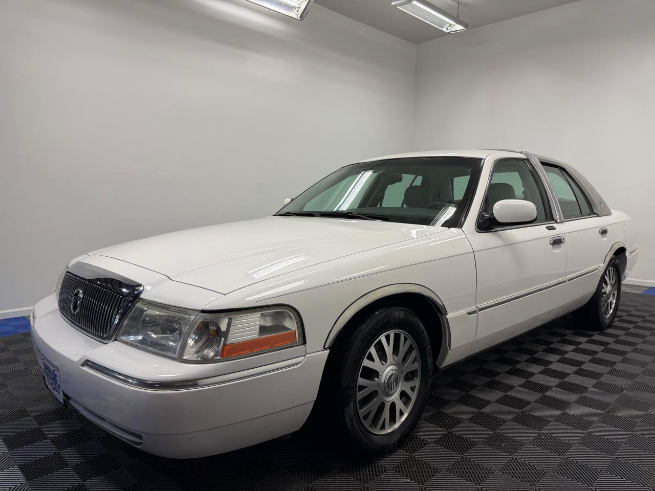 Used 2003 Mercury Grand Marquis LS RWD image 3