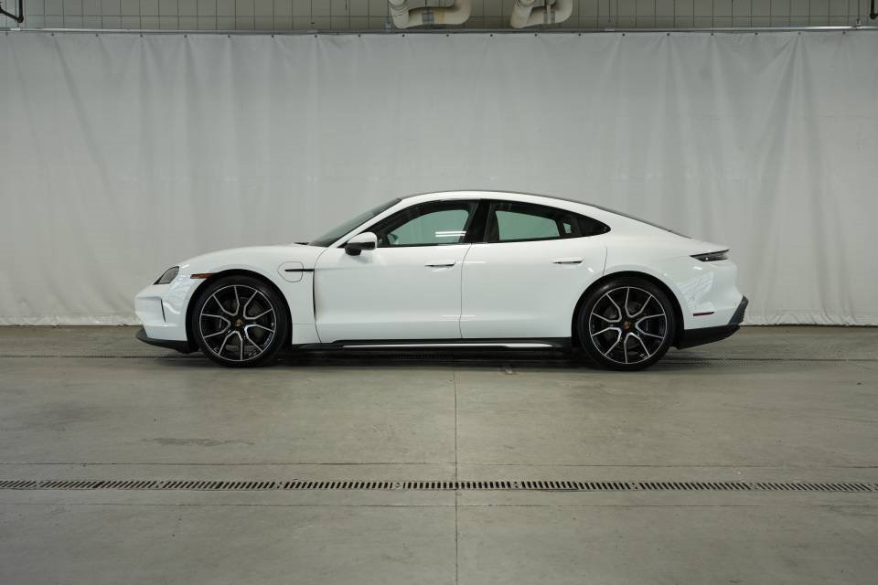 New 2025 Porsche Taycan image 2