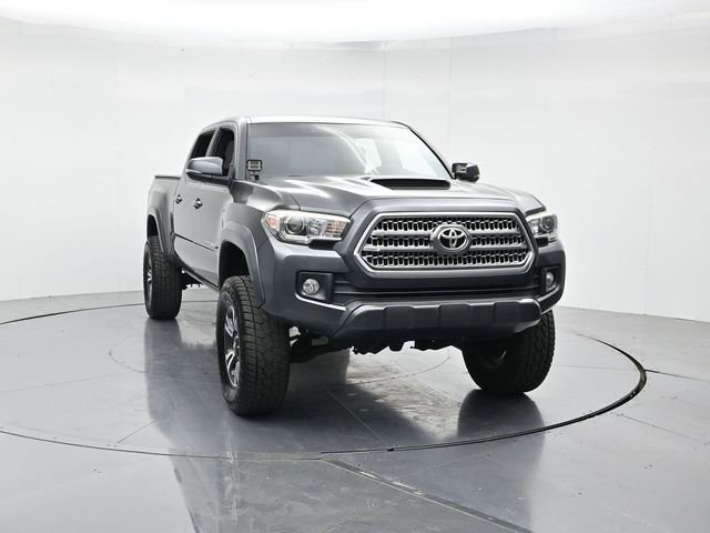 Used 2016 Toyota Tacoma TRD Sport RWD image 4
