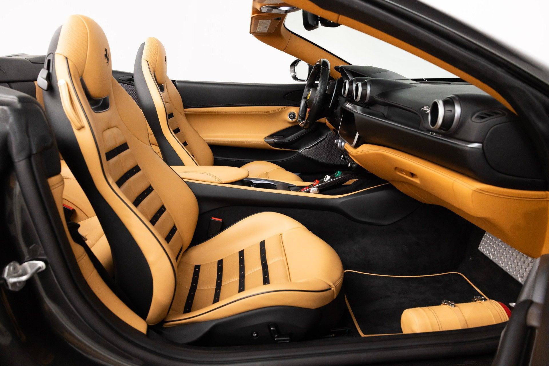 Used 2019 Ferrari Portofino RWD image 69