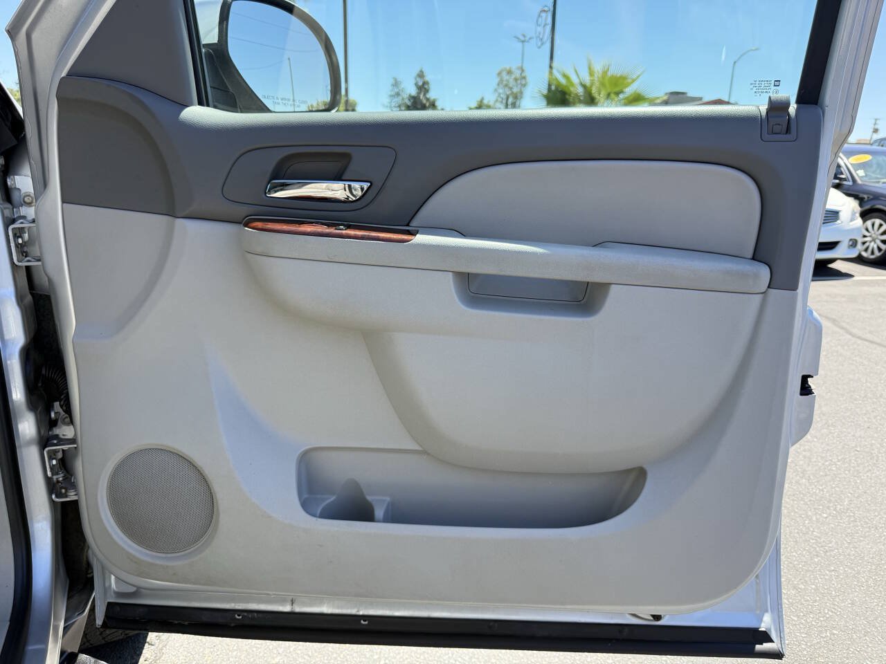 Used 2011 Chevrolet Suburban LT AWD/4WD image 14