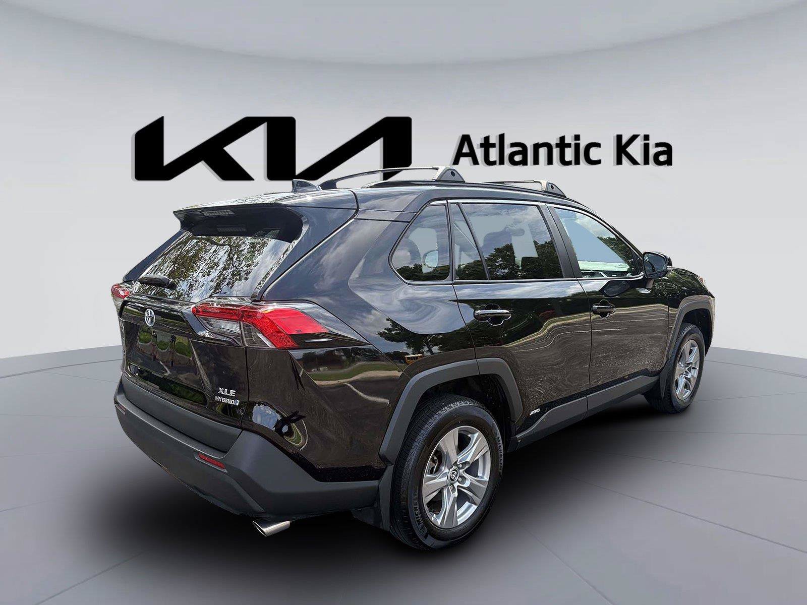 Used 2023 Toyota RAV4 XLE w/ XLE Grade Weather Package AWD/4WD image 6