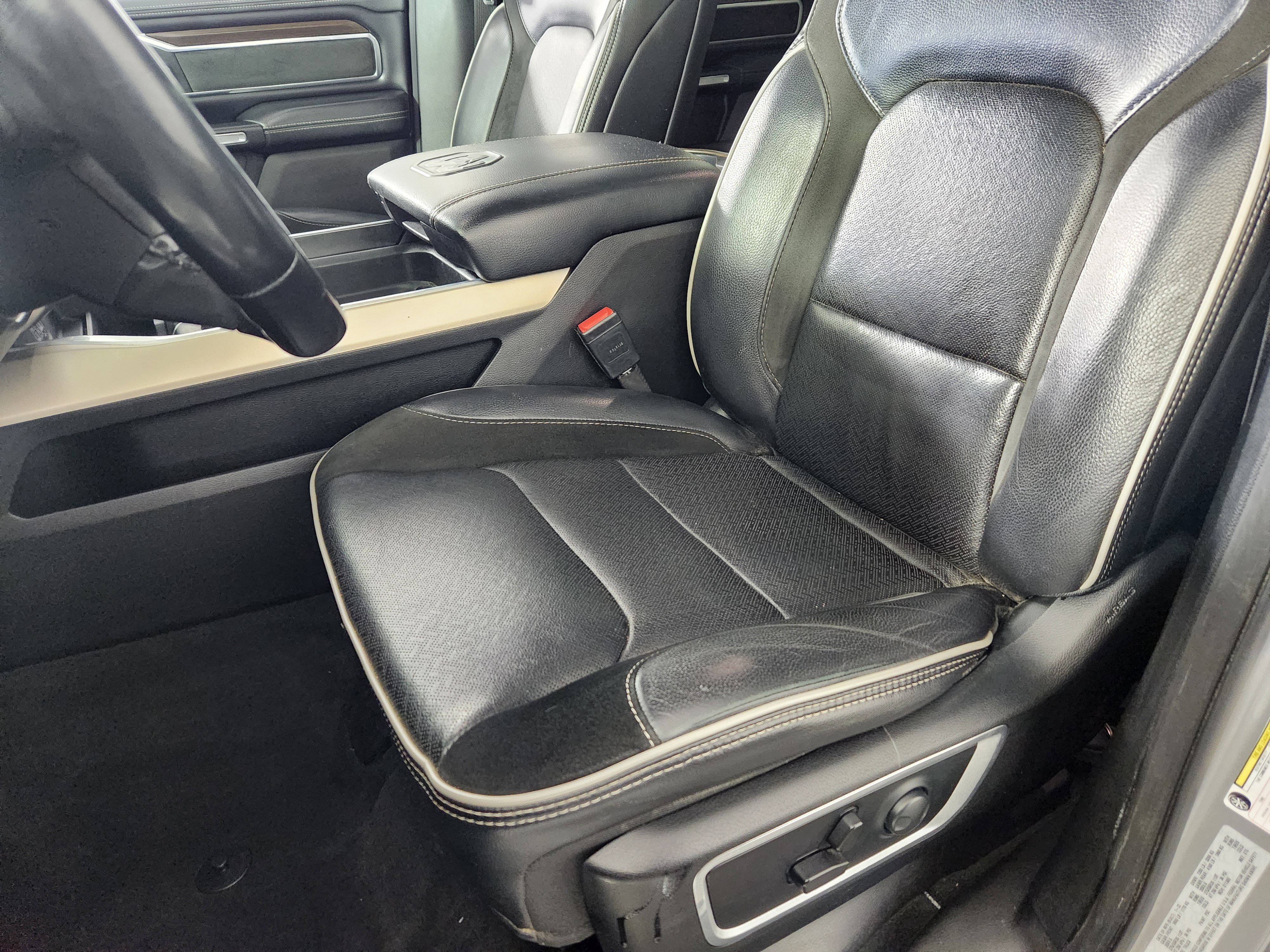 Used 2022 RAM 1500 Laramie image 16