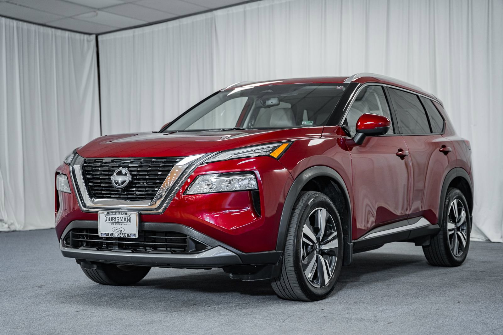 Used 2023 Nissan Rogue SL image 3