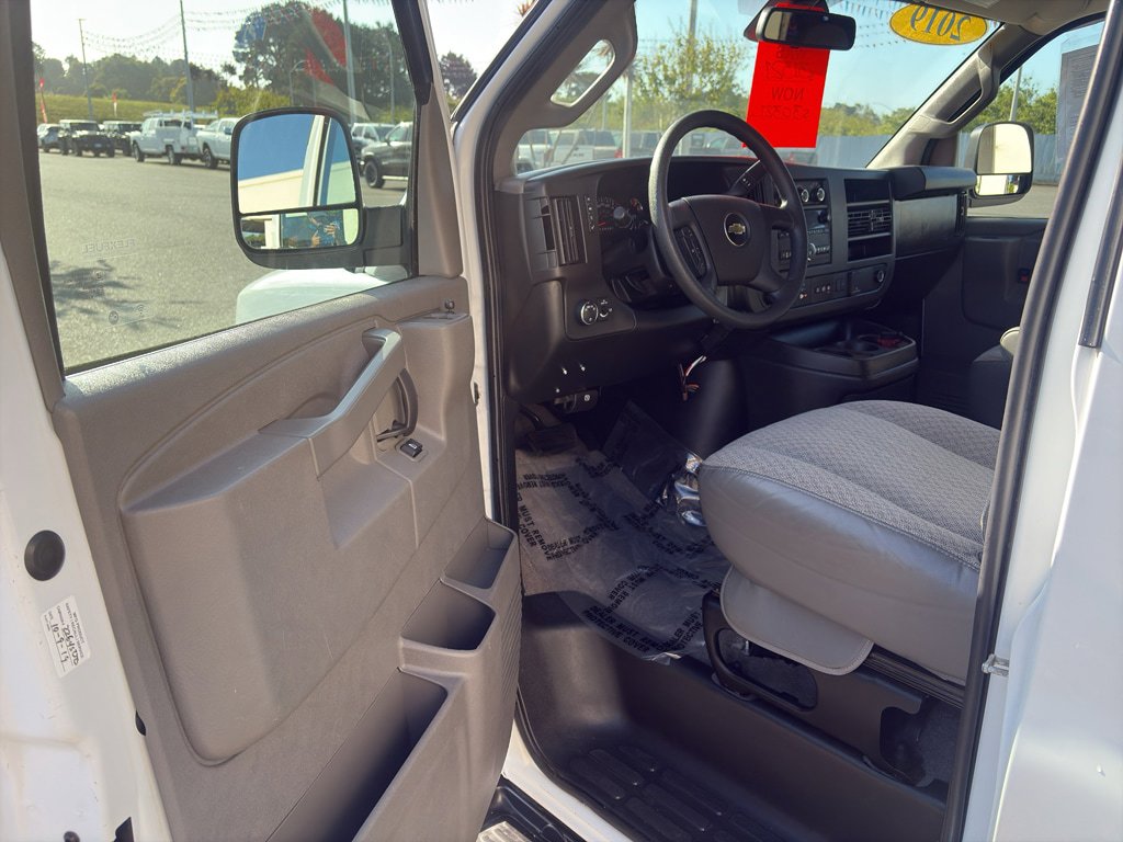 Used 2019 Chevrolet Express 3500 LT w/ LT Preferred Equipment Group RWD image 5