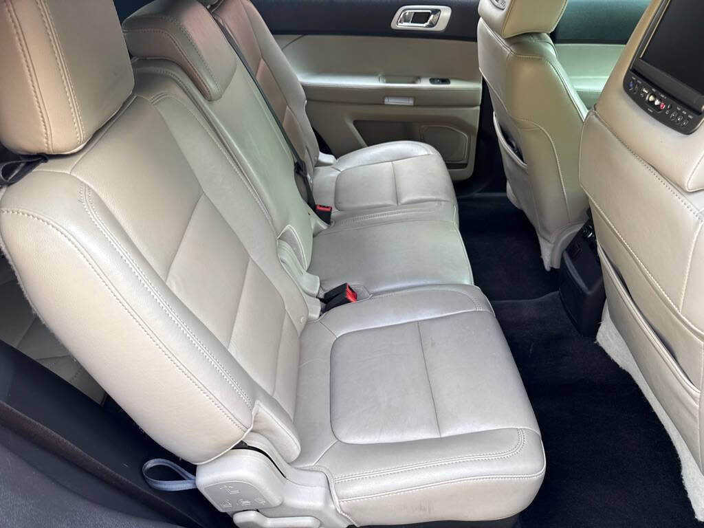Used 2011 Ford Explorer XLT w/ 202A Rapid Spec Order Code AWD/4WD image 14