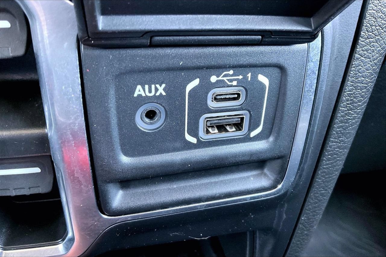 Used 2023 Jeep Gladiator Sport AWD/4WD image 16