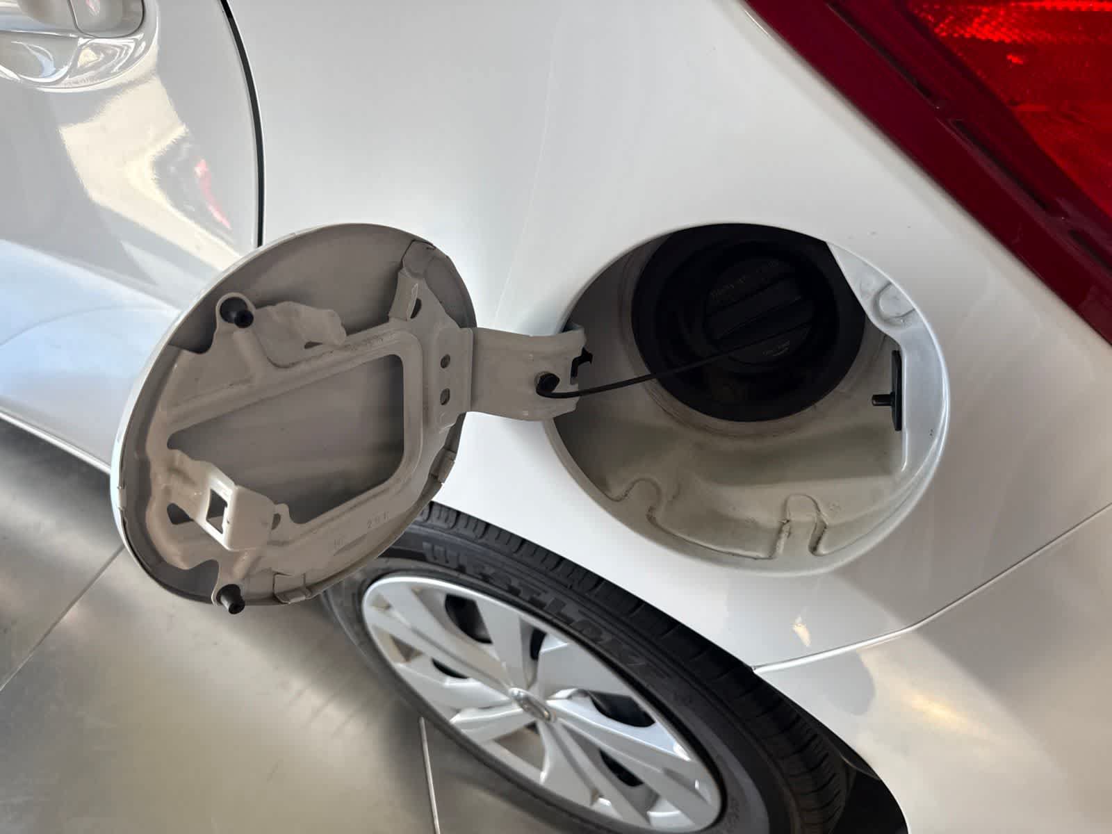 Used 2018 Nissan Versa Note SV FWD image 9