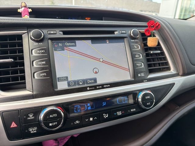 Used 2016 Toyota Highlander XLE image 11