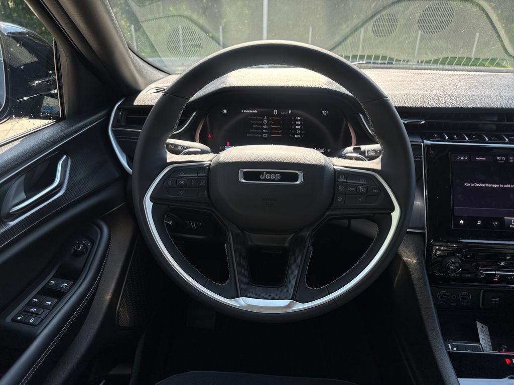 Used 2025 Jeep Grand Cherokee L Altitude AWD/4WD image 19