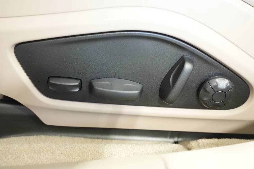 Certified 2025 Porsche Panamera 4 AWD/4WD image 34