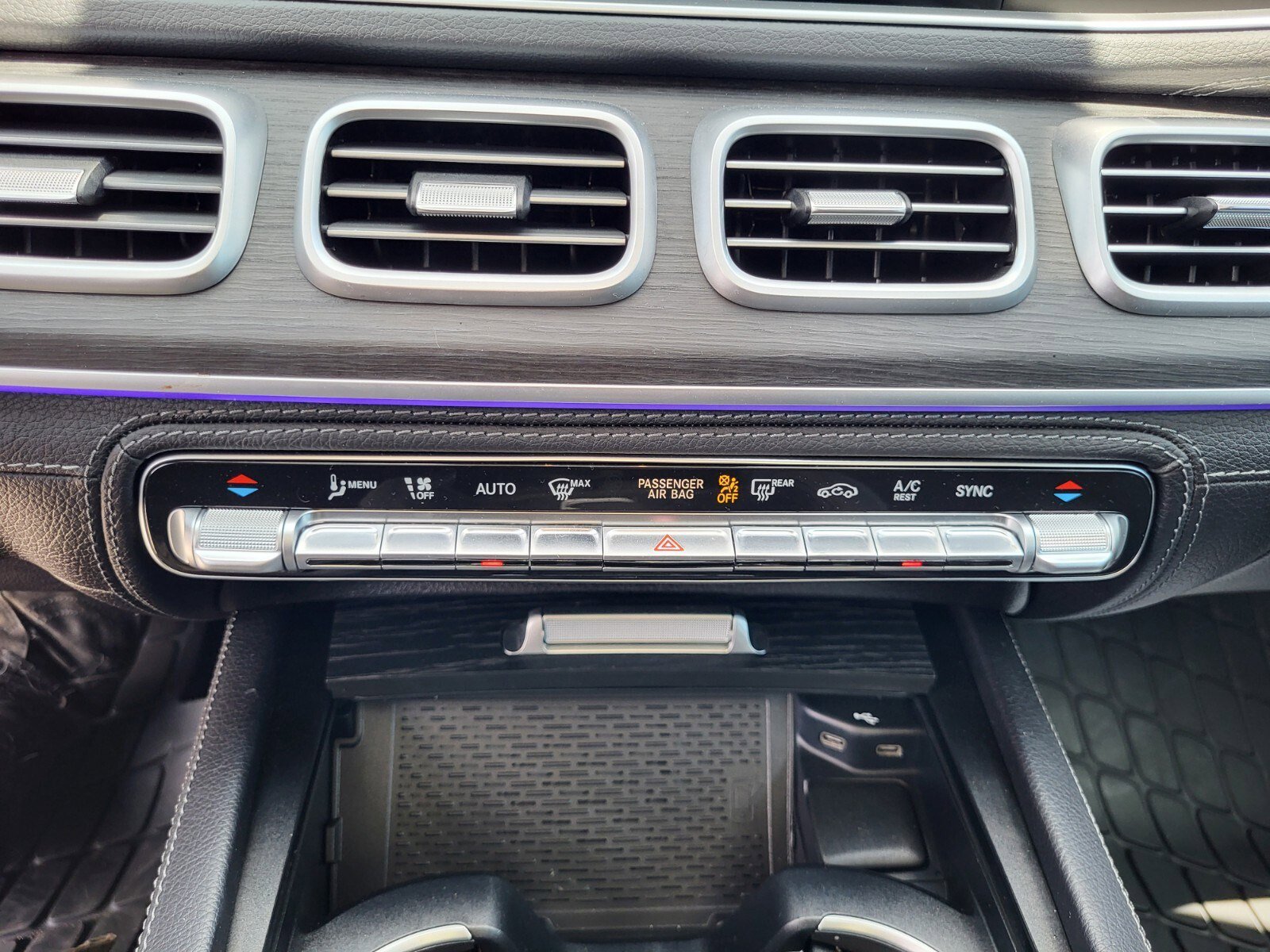 Used 2024 Mercedes-Benz GLS 580 4MATIC image 22