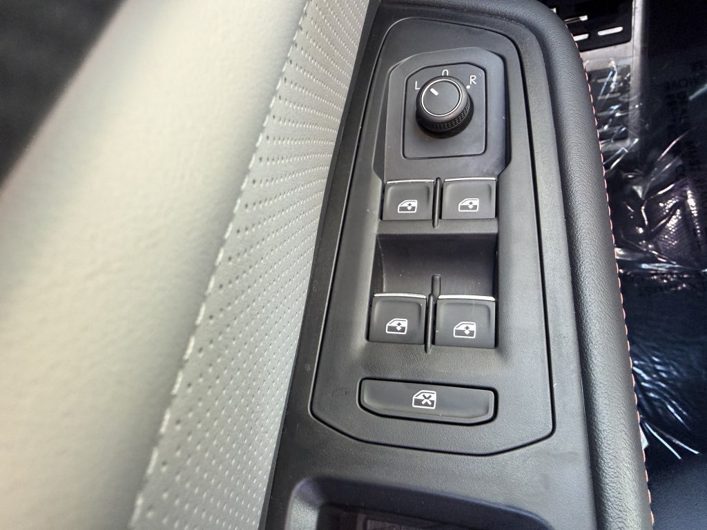Used 2024 Volkswagen Atlas Peak Edition SE AWD/4WD image 29