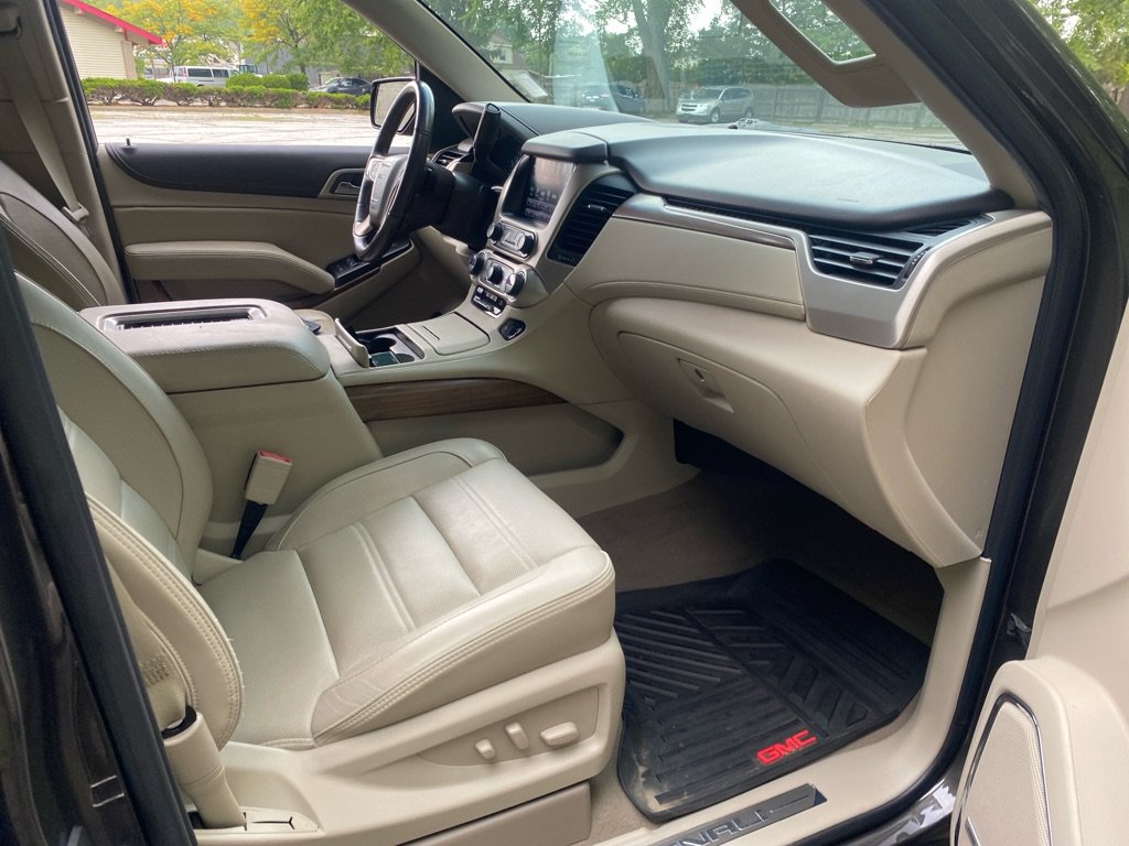 Used 2019 GMC Yukon XL Denali w/ Denali Ultimate Package AWD/4WD image 32