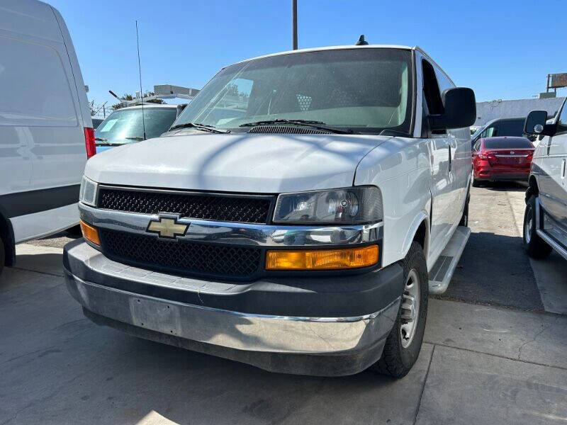 Used 2019 Chevrolet Express 2500 w/ Driver Convenience Package image 3