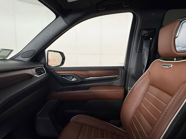 Used 2023 GMC Yukon Denali Ultimate AWD/4WD image 25