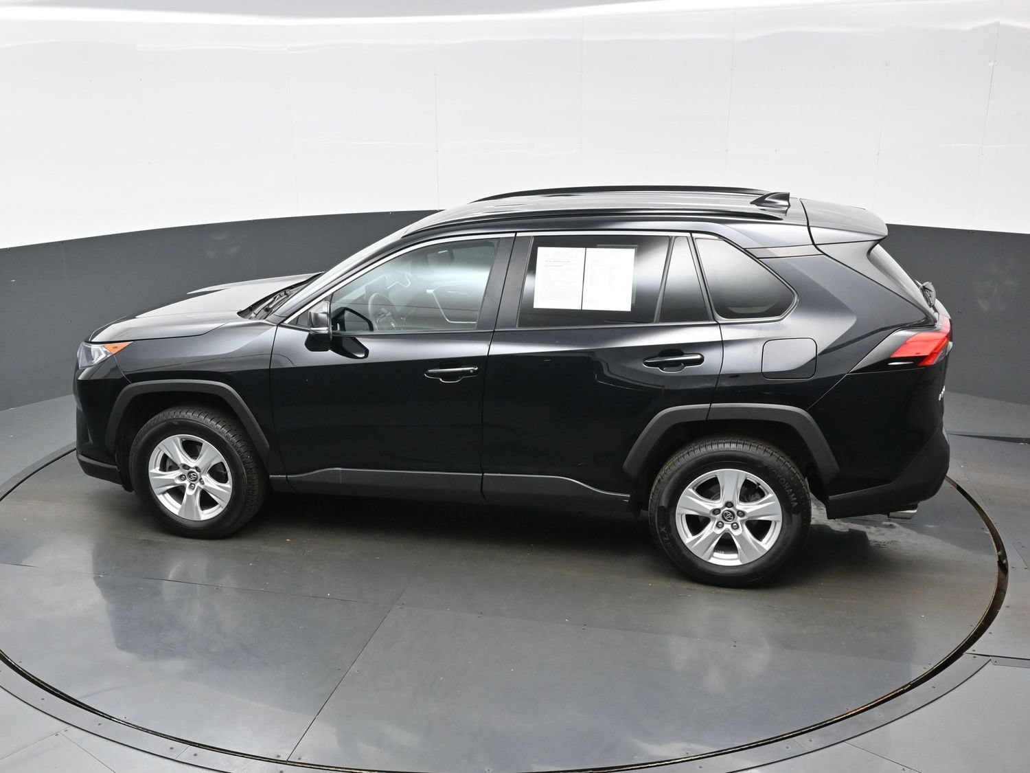 Used 2020 Toyota RAV4 XLE AWD/4WD image 36