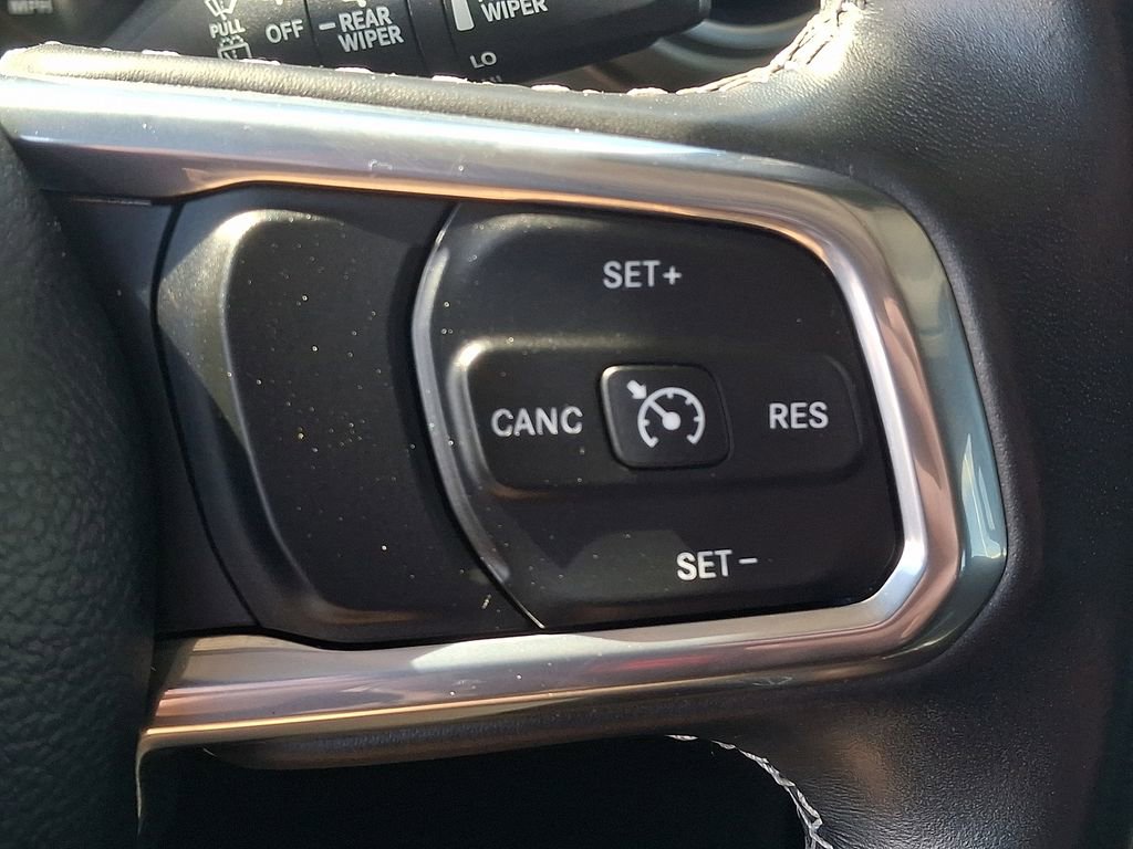 Used 2022 Jeep Wrangler Unlimited Sahara image 22