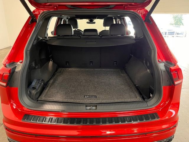 Used 2024 Volkswagen Tiguan SE R-Line image 16