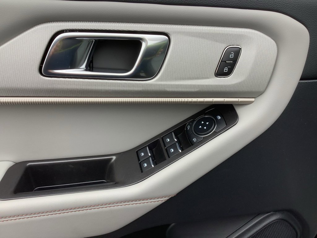New 2026 Ford Explorer Active w/ Active Comfort Package image 12