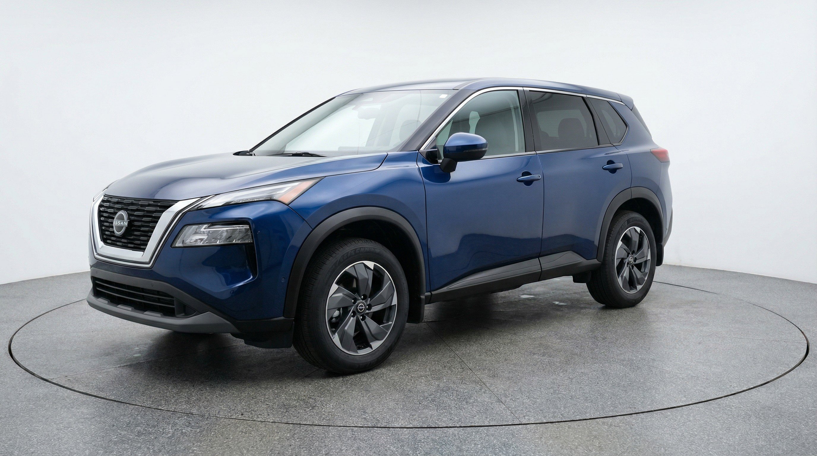 Used 2025 Nissan Rogue SV image 3