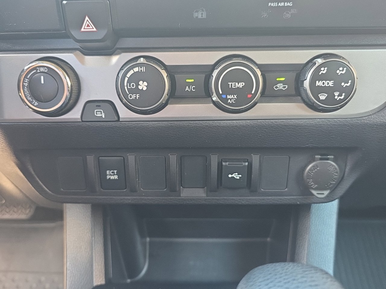 Used 2020 Toyota Tacoma SR AWD/4WD image 30