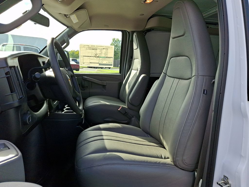 New 2026 Chevrolet Express 2500 w/ Driver Convenience Package RWD image 10