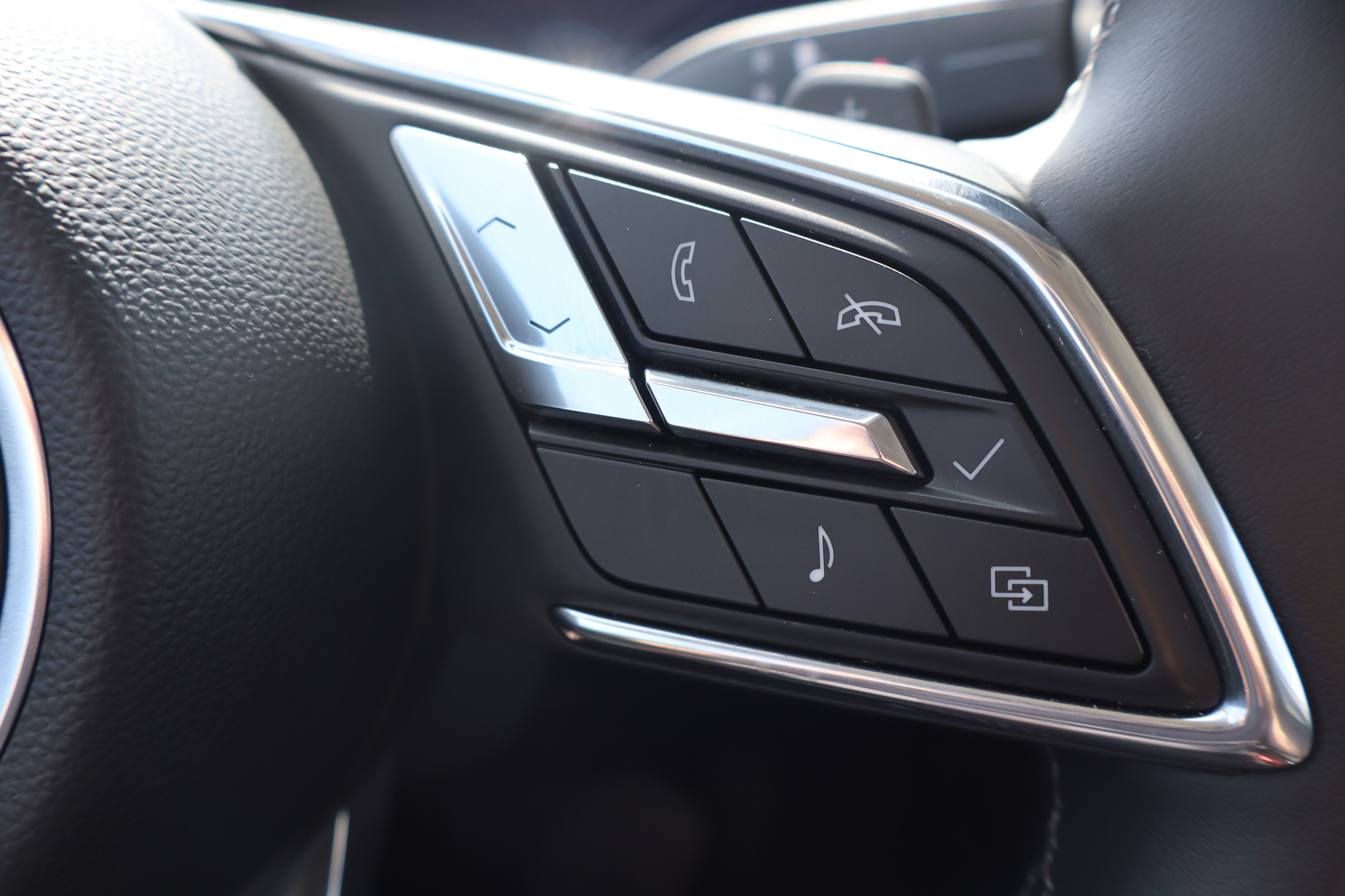 Used 2025 Buick Envision Preferred AWD/4WD image 17