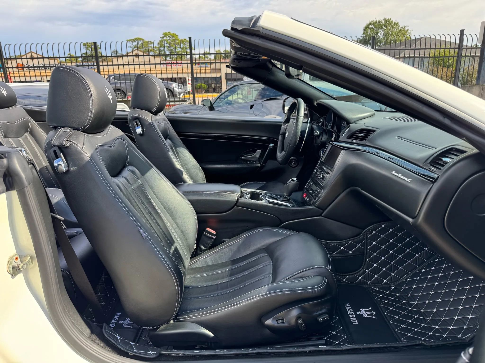 Used 2013 Maserati GranTurismo Convertible image 21