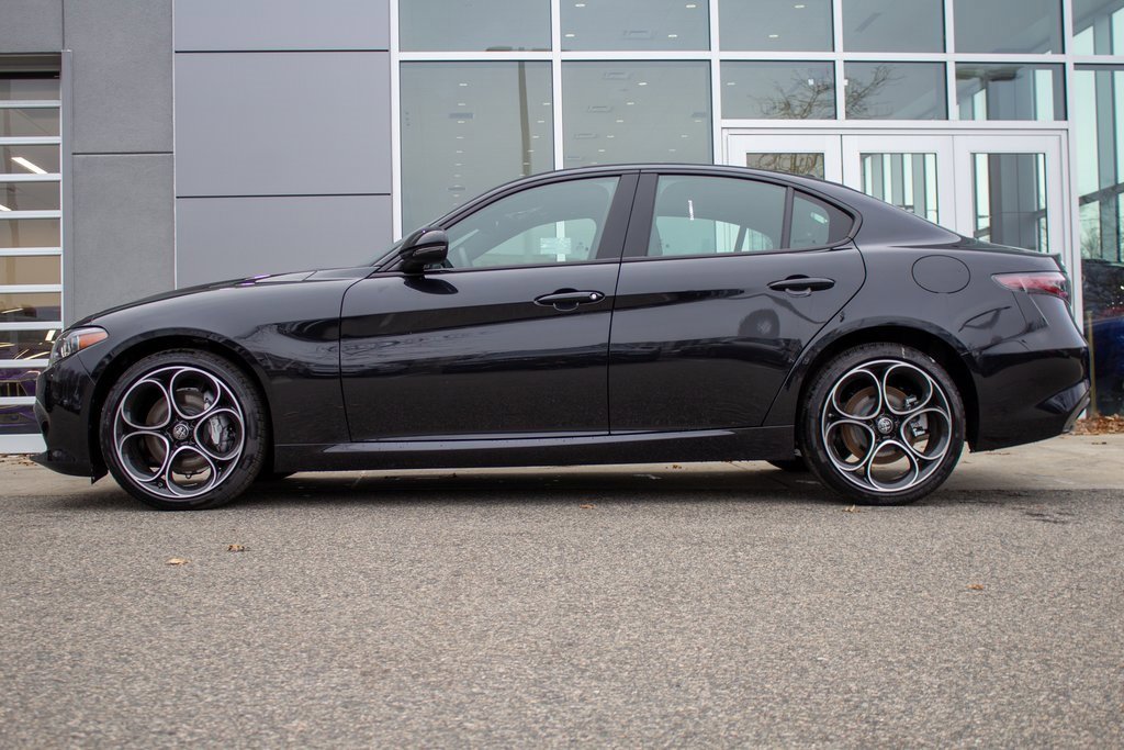 New 2025 Alfa Romeo Giulia AWD image 7