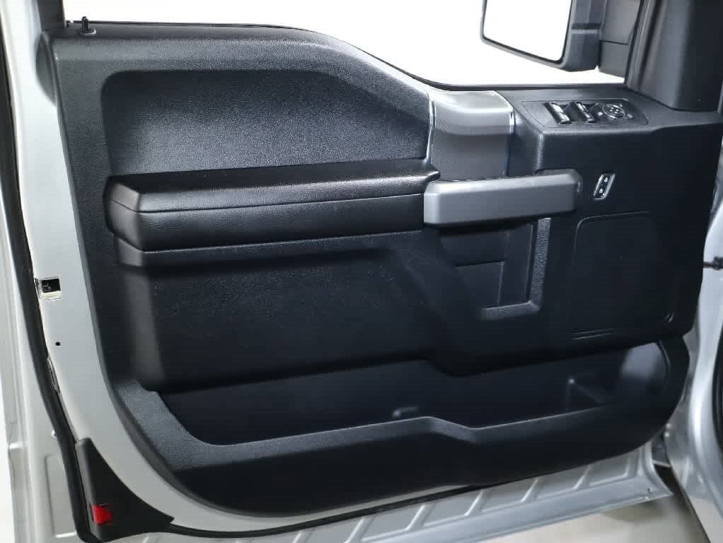 Used 2017 Ford F150 XLT w/ Equipment Group 302A Luxury AWD/4WD image 15