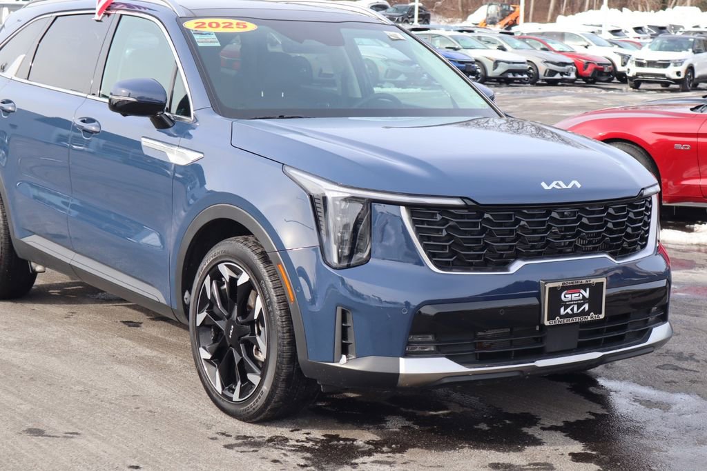 Used 2025 Kia Sorento SX image 2