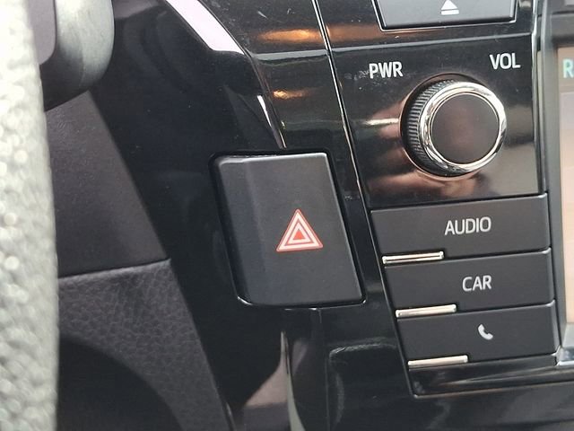 Used 2015 Toyota Corolla LE image 31